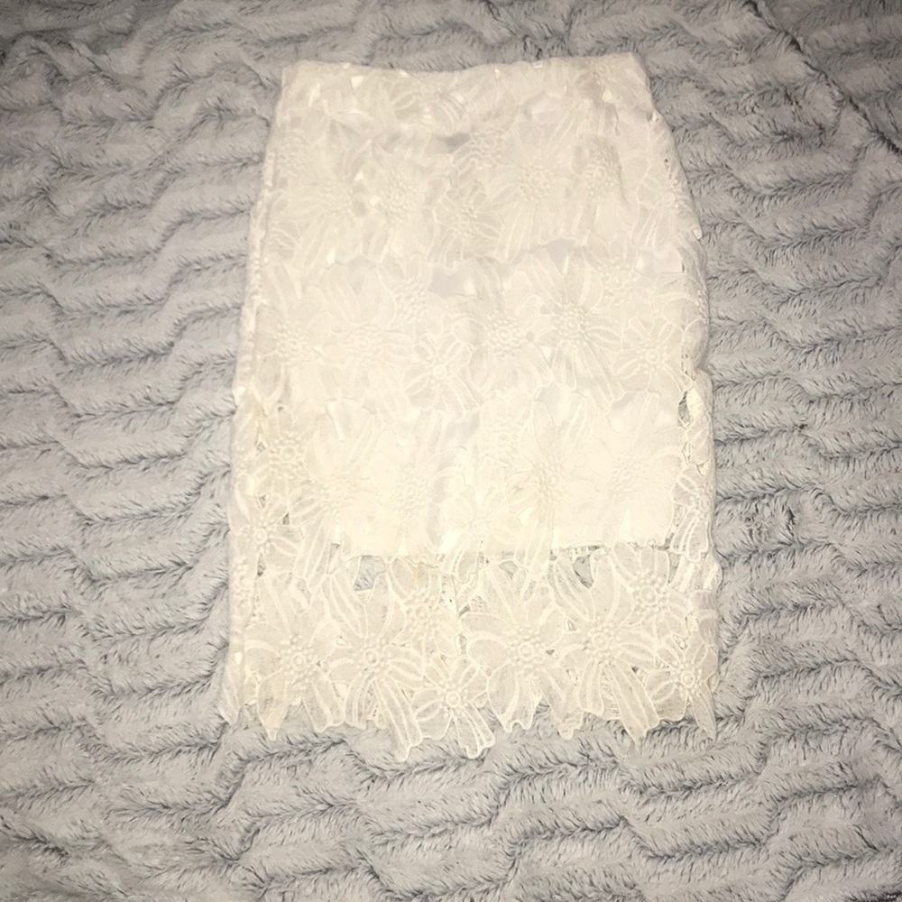 White flower lace pencil skirt